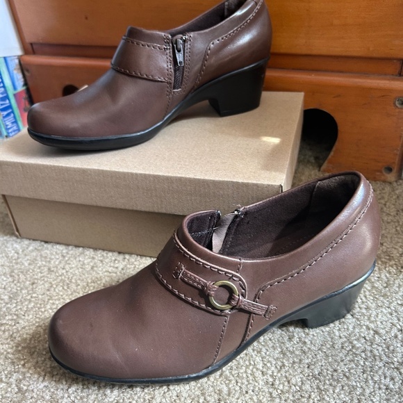 Shoes - Picture 1 of 2